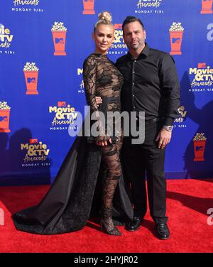 Lala Kent und Randall Emmett kommen am 15. Juni 2019 in Santa Monica zu den MTV Movie & TV Awards 2019 bei Barker Hanger Stockfoto