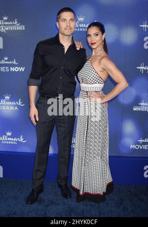 Eric Winter und Roselyn Sanchez im Hallmark Channel und Hallmark Movies & Mysteries 2019 Sommer-TCA in einer privaten Residenz in Beverly Hills am 26. Juli 2019 in Beverly Hills, ca. Stockfoto