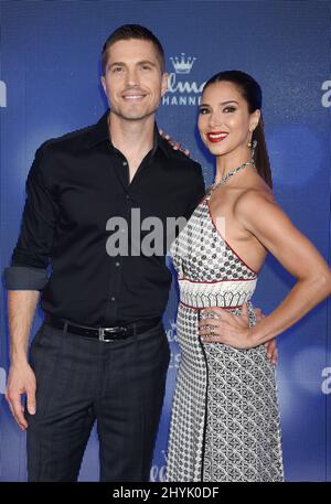 Eric Winter und Roselyn Sanchez im Hallmark Channel und Hallmark Movies & Mysteries 2019 Sommer-TCA in einer privaten Residenz in Beverly Hills am 26. Juli 2019 in Beverly Hills, ca. Stockfoto