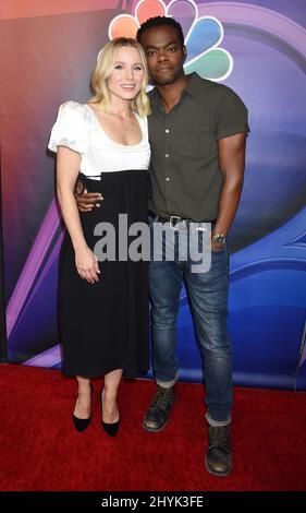 Kristen Bell und William Jackson Harper nahmen an der NBC TCA Press Tour 2019 im Beverly Hilton Hotel Teil Stockfoto