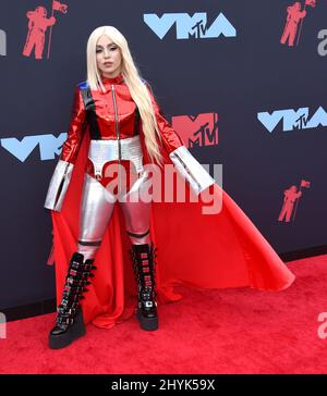 AVA Max bei den MTV Video Music Awards 2019, die am 26. August 2019 im Prudential Center in Newark, NJ, verliehen wurden Stockfoto