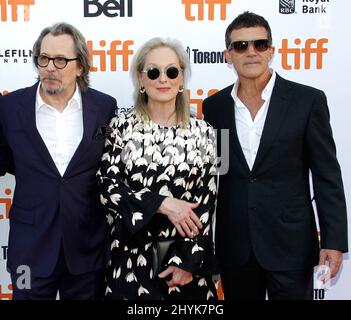 Gary Oldman, Meryl Streep und Antonio Banderas kommen zur Premiere von „The Laundromat“ während des Toronto International Film Festival 2019 im Princess of Wales Theatre Stockfoto