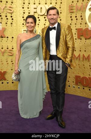 Nikolaj Coster-Waldau und Nukaaka Coster-Waldau nehmen an den Primetime Emmy Awards 71. im Microsoft Theater in Los Angeles, Kalifornien, Teil Stockfoto