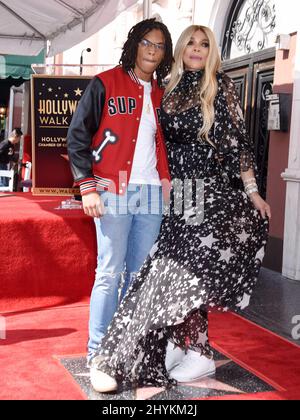 Wendy Williams wird von Kevin Hunter Jr. bei ihrer Hollywood Walk of Fame-Starzeremonie am 17. Oktober 2019 in Hollywood, CA, begleitet Stockfoto