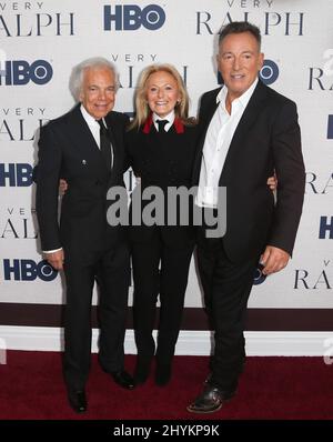 Ralph Lauren, Ricky Anne Loew-Beer und Bruce Springsteen bei der Ralph-Weltpremiere in New York Stockfoto