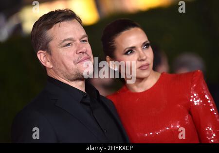 Matt Damon und Luciana Barroso kommen am 04. November 2019 in Hollywood, CA, zur Los Angeles-Vorführung von Ford gegen Ferrari im TCL Chinese Theatre. Stockfoto