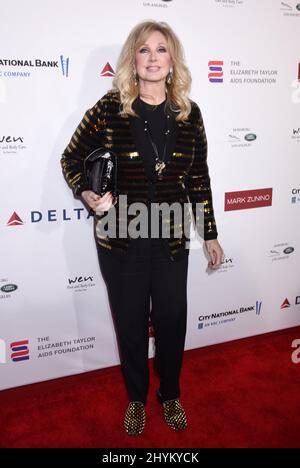 Morgan Fairchild nimmt am Empfang der Elizabeth Taylor AIDS Foundation im Mark Zunino Atelier in Beverly Hills, Kalifornien, Teil Stockfoto