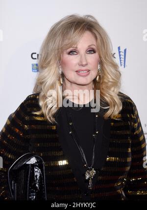 Morgan Fairchild nimmt am Empfang der Elizabeth Taylor AIDS Foundation im Mark Zunino Atelier in Beverly Hills, Kalifornien, Teil Stockfoto