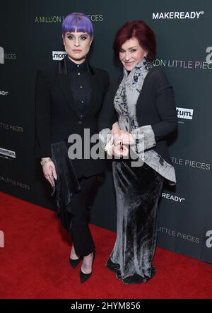 Kelly Osbourne und Sharon Osbourne bei einer Sondervorführung Von A Million Little Pieces in Los Angeles Stockfoto