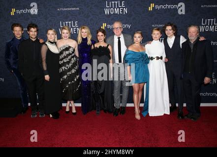 James Norton, Louis Garrel, Saoirse Ronan, Greta Gerwig, Laura Dern, Emma Watson, Tracy Letts, Florence Pugh, Eliza Scanlen, Timothee Chalamet & Chris Cooper bei der Premiere von Little Women in New York Stockfoto