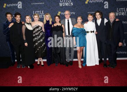 James Norton, Louis Garrel, Saoirse Ronan, Greta Gerwig, Laura Dern, Emma Watson, Tracy Letts, Florence Pugh, Eliza Scanlen, Timothee Chalamet & Chris Cooper bei der Premiere von Little Women in New York Stockfoto