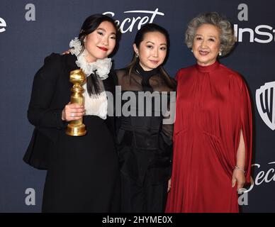 Awkwafina, Zhao Shuzhen und Lulu Wang bei der „The Instyle and Warner Bros Golden Globes After Party“ im Beverly Hilton Hotel Stockfoto