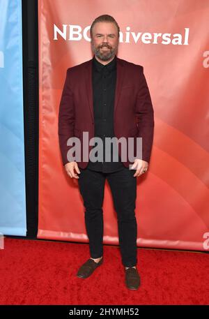 Tyler Labine bei der Ankunft im NBCUniversal Winter TCA 2020 im Langham Huntington Hotel am 11. Januar 2020 in Pasadena, CA. Stockfoto