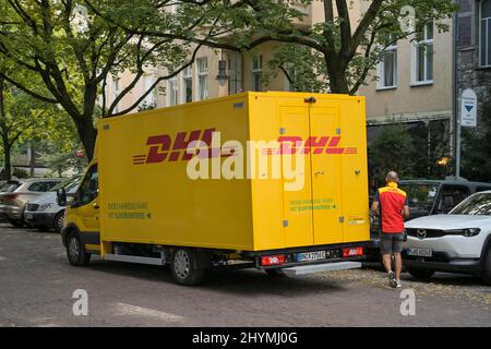 DHL Transporter, Wilmersdorf, Charlottenburg-Wilmersdorf, Berlin, Deutschland Stockfoto