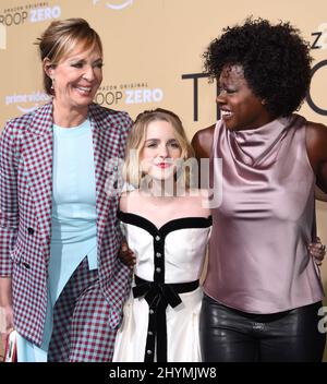 Allison Janney, McKenna Grace und Viola Davis bei Amazons „Truppe Null“-Premiere in Los Angeles, die am 13. Januar 2020 im Pacific Theatre im The Grove in Los Angeles, CA, stattfand. Stockfoto