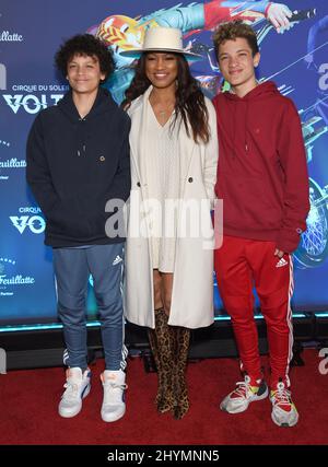 Garcelle Beauvais, Jaid Thomas Nilon und Jax Joseph Nilon bei der Premiere von VOLTA Los Angeles des Cirque du Soleil am 21. Dezember 2019 im Dodger Stadium in Los Angeles, Stockfoto