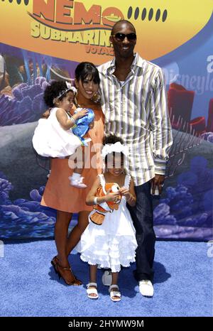 Kobe Bryant stirbt bei einem Hubschrauberabsturz in Calabasas im Alter von 41. Januar 26 2020 Kobe Bryant, Vanessa Bryant mit den Töchtern Natalia Bryant und Giana Bryant fand die Eröffnung „Finding Nemo Submarine Voyage“ in Disneyland statt Stockfoto