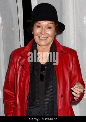 FILE PHOTO: Die Schauspielerin Marj Dusay starb am 28. Januar 2020 im Alter von 83 Jahren. Marj Dusay 7. Annual „Daytime Stars & Strikes“ zugunsten der American Cancer Society. Findet am 10. Oktober 2010 im Leisure Time Bowl statt. Stockfoto