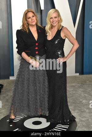Mary McCormack und Chelsea Handler bei der Vanity Fair Oscar Party 2020, die am 9. Februar 2020 im Wallis Annenberg Center for the Performing Arts in Beverly Hills, CA, stattfand. Stockfoto