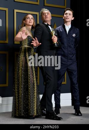 Natalie Portman, Taika Waititi und Timothee Chalamet beim Presseraum der Annual Academy Awards 92., der am 9. Februar 2020 im Dolby Theater in Hollywood, Los Angeles, stattfand. Stockfoto