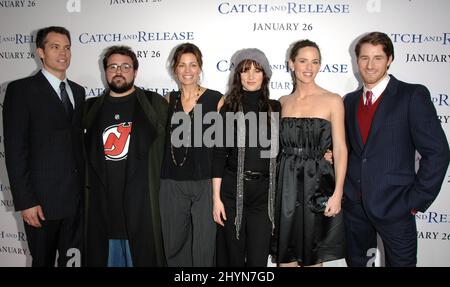 Timothy Olyphant, Kevin Smith, Susannah Grant, Juliette Lewis, Jennifer Garner und Sam Jaeger besuchen die „Catch and Release“-Weltpremiere in Hollywood. Bild: UK Press Stockfoto