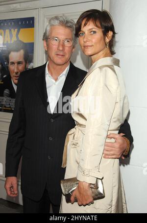 Richard Gere & Carey Lowell nehmen an der Hoax LA Premiere Teil. Bild: UK Press Stockfoto