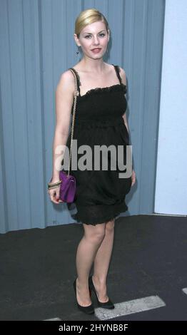 Elisha Cuthbert nimmt an der Chanel Cruise Show 2007/2008 Teil, die von Karl Lagerfeld auf der Hanger 8 in Santa Monica präsentiert wird. Bild: UK Press Stockfoto