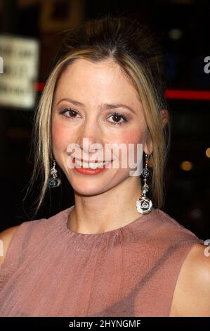 MIRA SORVINO NIMMT AN DER PREMIERE „CONFESSIONS OF A DANGEROUS MIND“ IM MANN BRUIN THEATER, LOS ANGELES, TEIL. BILD: BRITISCHE PRESSE Stockfoto