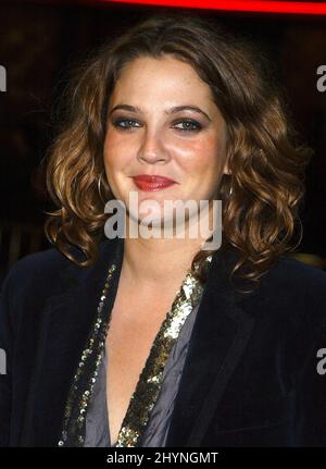 DREW BARRYMORE NIMMT AN DER PREMIERE „CONFESSIONS OF A DANGEROUS MIND“ IM MANN BRUIN THEATER, LOS ANGELES, TEIL. BILD: BRITISCHE PRESSE Stockfoto