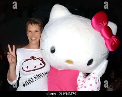 JAMIE LEE CURTIS NIMMT AN DER HEATHERETTE'S HELLO KITTY HERBST 2003 SHOW WÄHREND DER LA FASHION WEEK TEIL. BILD: BRITISCHE PRESSE Stockfoto