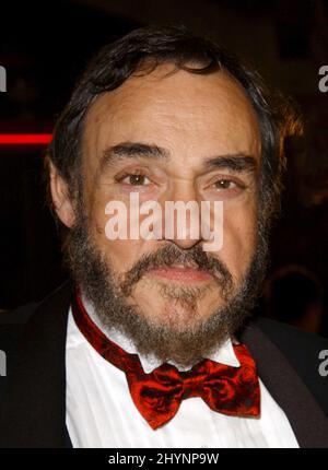 JOHN RHYS-DAVIES NIMMT AM „LORD OF THE RINGS: THE RETURN OF THE KING“ IN WESTWOOD, KALIFORNIEN, TEIL. BILD: BRITISCHE PRESSE Stockfoto