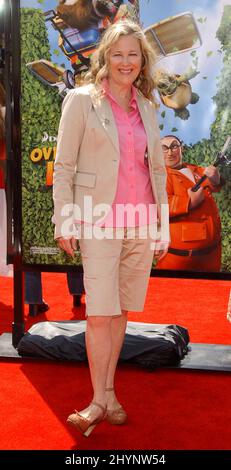 Catherine O'Hara nimmt an der „Over the Hedge“-Premiere in Los Angeles Teil. Bild: UK Press Stockfoto