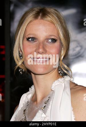 Gwyneth Paltrow nimmt an der Weltpremiere „Sky Captain and the World of Tomorrow“ im Grauman's Chinese Theatre in Hollywood Teil. Bild: UK Press Stockfoto