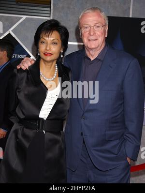 Michael Caine & Shakira Caine nehmen an der Weltpremiere „The Prestige“ in Hollywood Teil. Bild: UK Press Stockfoto