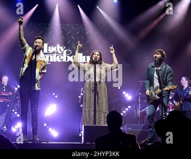 Lady Antebellum, Hilary Scott, Charles Kelley und Dave Haywood auf der Bühne beim Mittagessen der Big Machine Label Group während des Country Radio Seminars 2020, das am 20. Februar 2020 im Omni Nashville in Nashville, TN, stattfand. Stockfoto