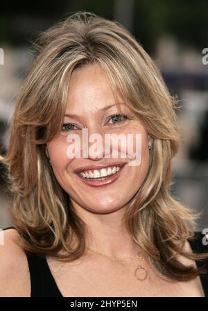 Joey Lauren Adams nimmt an der Zathura: A Space Adventure Los Angeles Premiere Teil. Bild: UK Press Stockfoto