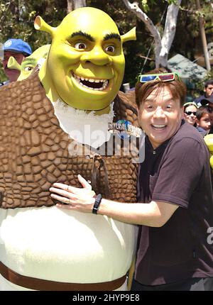 MIKE MYERS NIMMT AN DER SHREK 4-D RIDE-ERÖFFNUNG IN DEN UNIVERSAL STUDIOS, KALIFORNIEN TEIL. BILD: UK PRESS Stockfoto