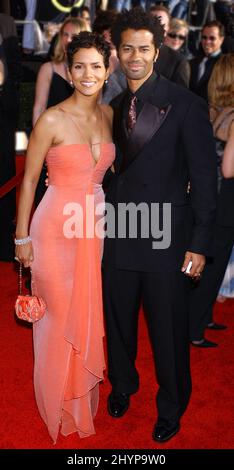 HALLE BERRY & ERIC BENET NEHMEN AN DEN JÄHRLICHEN SCREEN ACTORS GILDE AWARDS 9TH IM SCHREINHÖRSAAL IN LOS ANGELES TEIL. BILD: BRITISCHE PRESSE Stockfoto