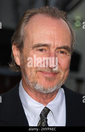 Wes Craven nimmt an der Premiere von „Red Eye“ in Los Angeles Teil. Bild: UK Press Stockfoto