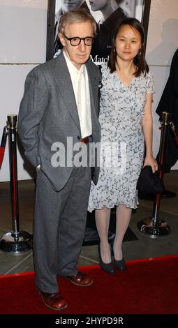 Woody Allen & Soon-Yi Previn nehmen an der Premiere von „Match Point“ in Los Angeles Teil. Bild: Uk Press Stockfoto