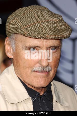 Dennis Hopper besucht die „Lords of Dogtown“-Weltpremiere in Hollywood. Bild: UK Press Stockfoto