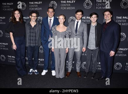 Betsy Brandt, Gabriel Mann, D. J. Nash, Allison Miller, David Guintoli, Chandler Riggs und Jason Ritter, die am Paley Center for Media teilnehmen, präsentieren Eine Million Little Things Screening und Gespräch in Los Angeles Stockfoto