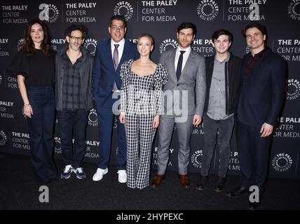 Betsy Brandt, Gabriel Mann, D. J. Nash, Allison Miller, David Guintoli, Chandler Riggs und Jason Ritter, die am Paley Center for Media teilnehmen, präsentieren Eine Million Little Things Screening und Gespräch in Los Angeles Stockfoto