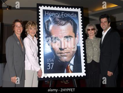 Jane Fonda, Tochter Vanessa Vadim, Sohn Troy Garity & Shirlee Fonda besuchen die Henry Fonda Gedenkmarke am ersten Tag der Veröffentlichung in Beverly Hills. Bild: UK Press Stockfoto