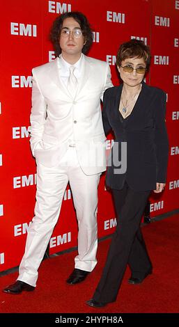 YOKO ONO UND SEAN LENNON NEHMEN AN DER EMI POST GRAMMY PARTY IN LOS ANGELES TEIL. BILD: BRITISCHE PRESSE Stockfoto