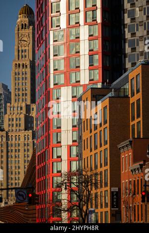 Williamsburg Sparkasse und Barclay Center in der Innenstadt von Brooklyn NYC Stockfoto