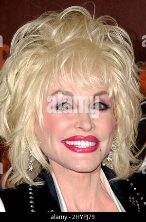 Dolly Parton nimmt an den CMT Giants Teil, die Reba McEntire ehren, in Hollywood. Bild: UK Press Stockfoto