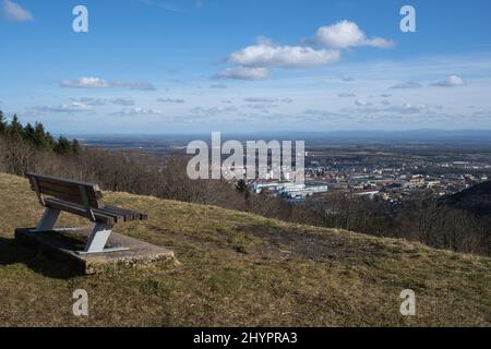 Belfort, Frankreich - 19. Februar 2022: Fort du Salbert (Lefebvre). Es ist Teil der befestigten Region Belfort in der Bourgogne-Franche-Comte. Wählen Sie Stockfoto