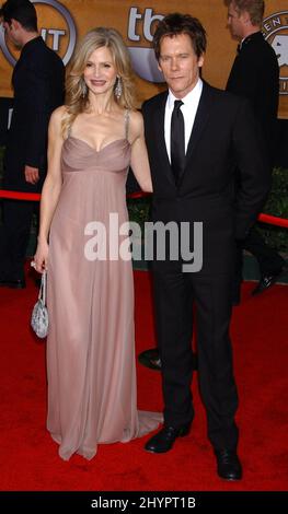 Kyra Sedgwick und Kevin Bacon nehmen an den Screen Actors Guild Awards im Shrine Exposition Center in Los Angeles, Kalifornien, Teil. Bild: UK Press Stockfoto