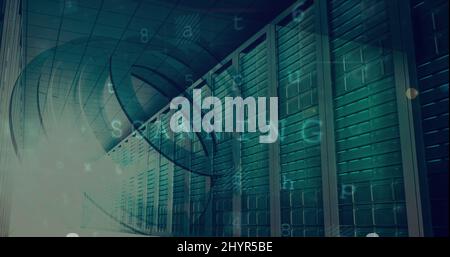 Abbildung der Warnung vor einem Cyber-Angriff über dem Serverraum Stockfoto